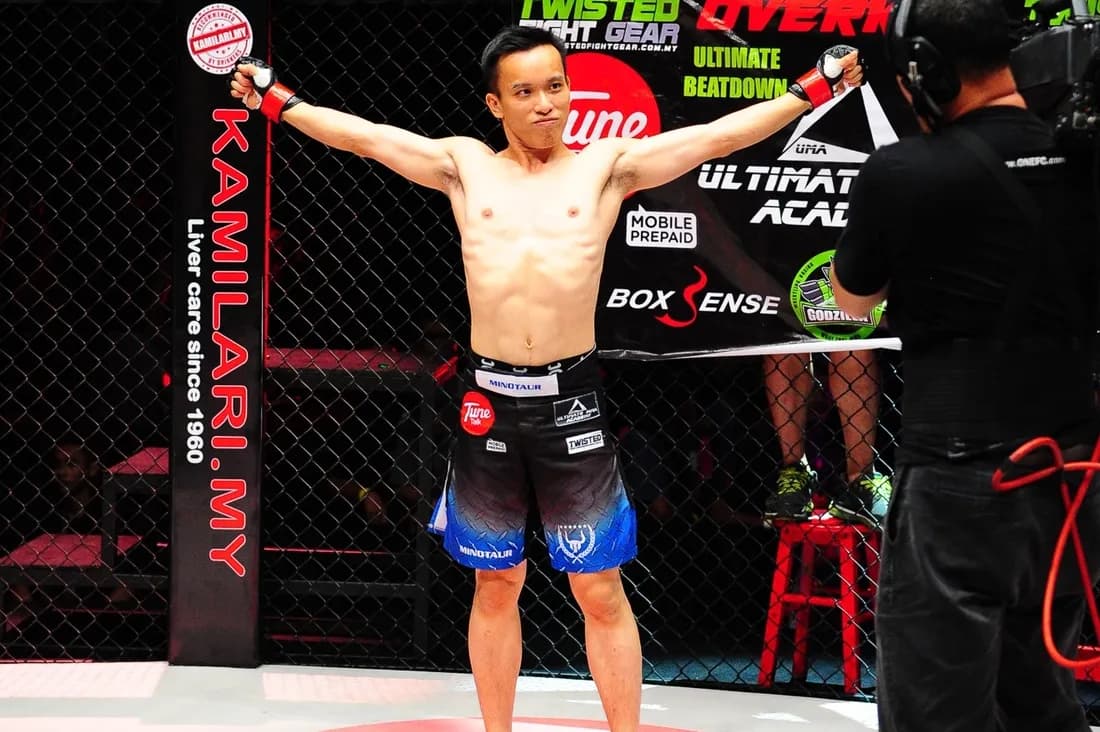 Melvin 'Overkill' Yeoh in the cage at ONE FC 12